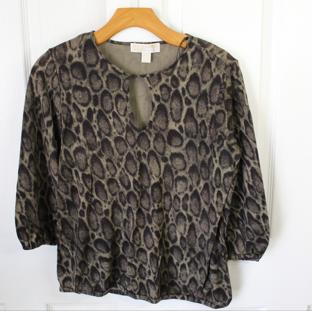 Snake print top